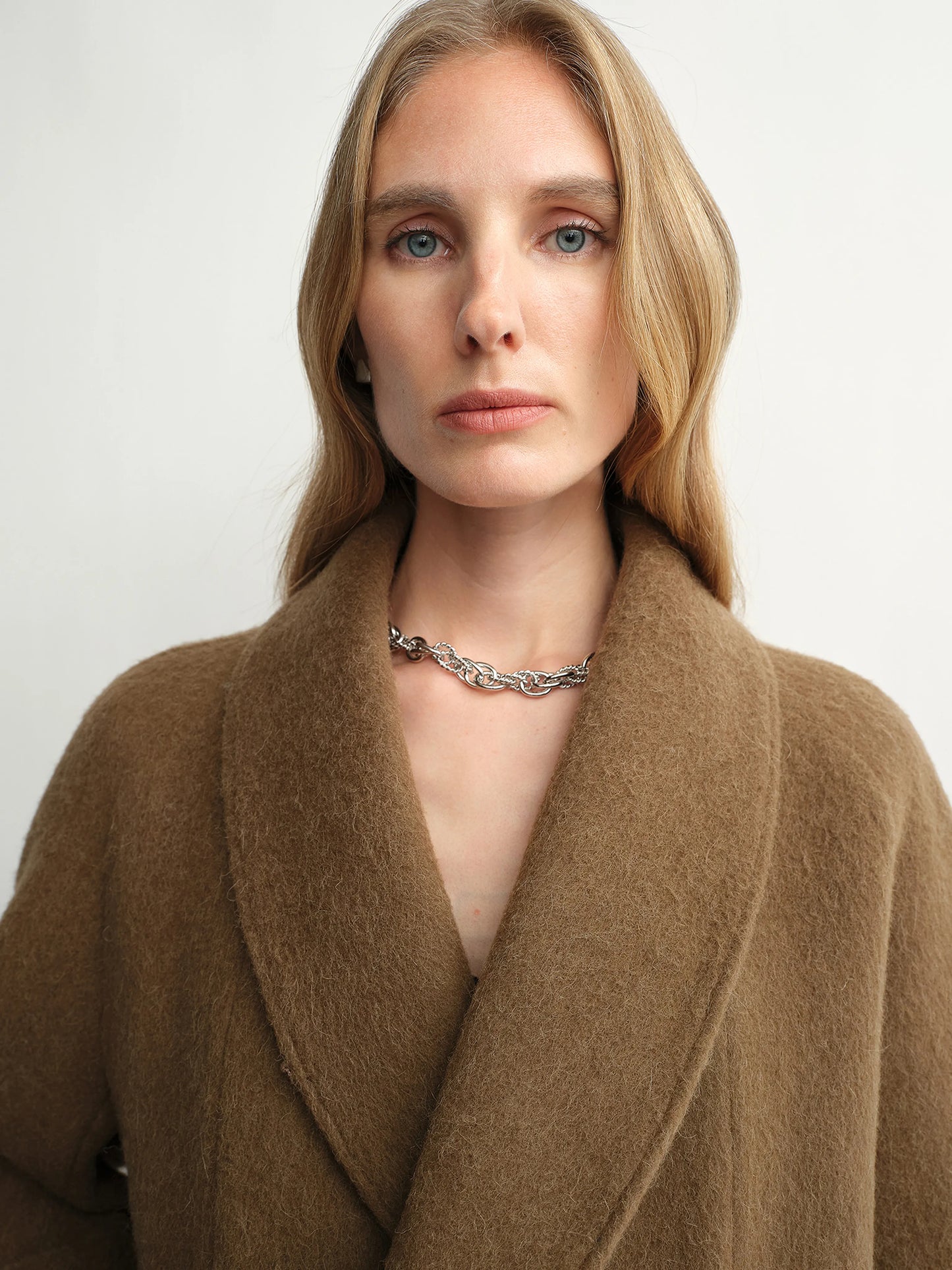 Camille | Alpaca Wool Shawl-Collar Coat | Double-Breasted Belted Short Coat with Detachable Fur Collar
